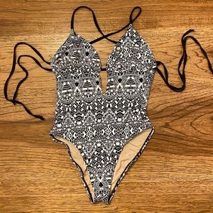 Sexy Keyhole One Piece